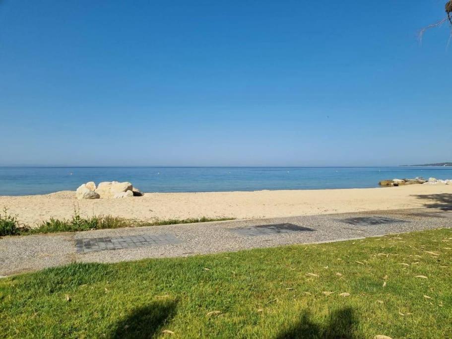 ניקיטי Our Home-Fully Renovated Apartments And Studios By The Sea מראה חיצוני תמונה