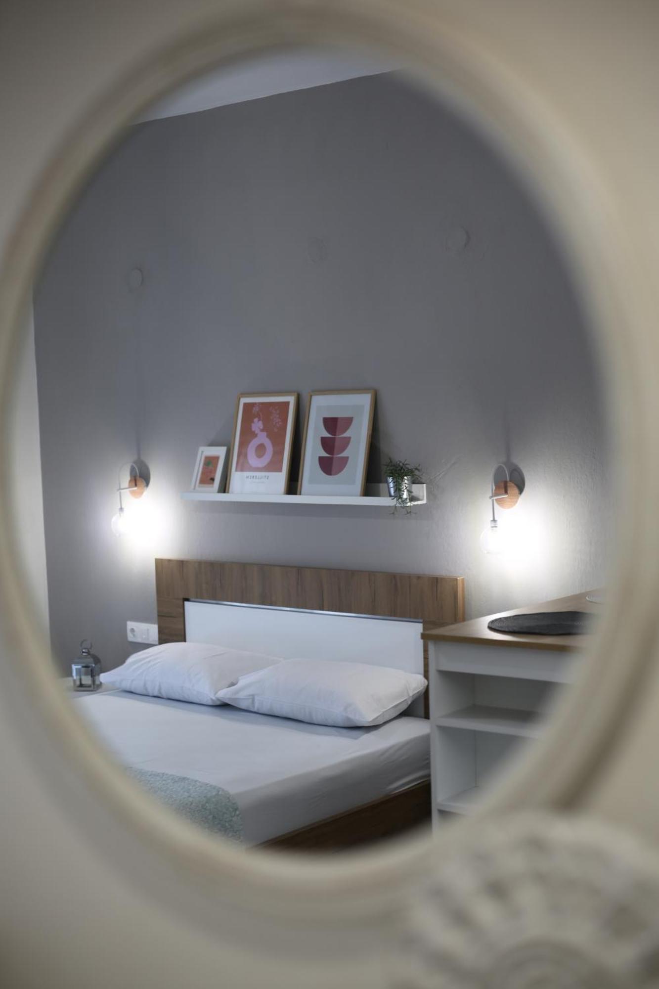 ניקיטי Our Home-Fully Renovated Apartments And Studios By The Sea מראה חיצוני תמונה