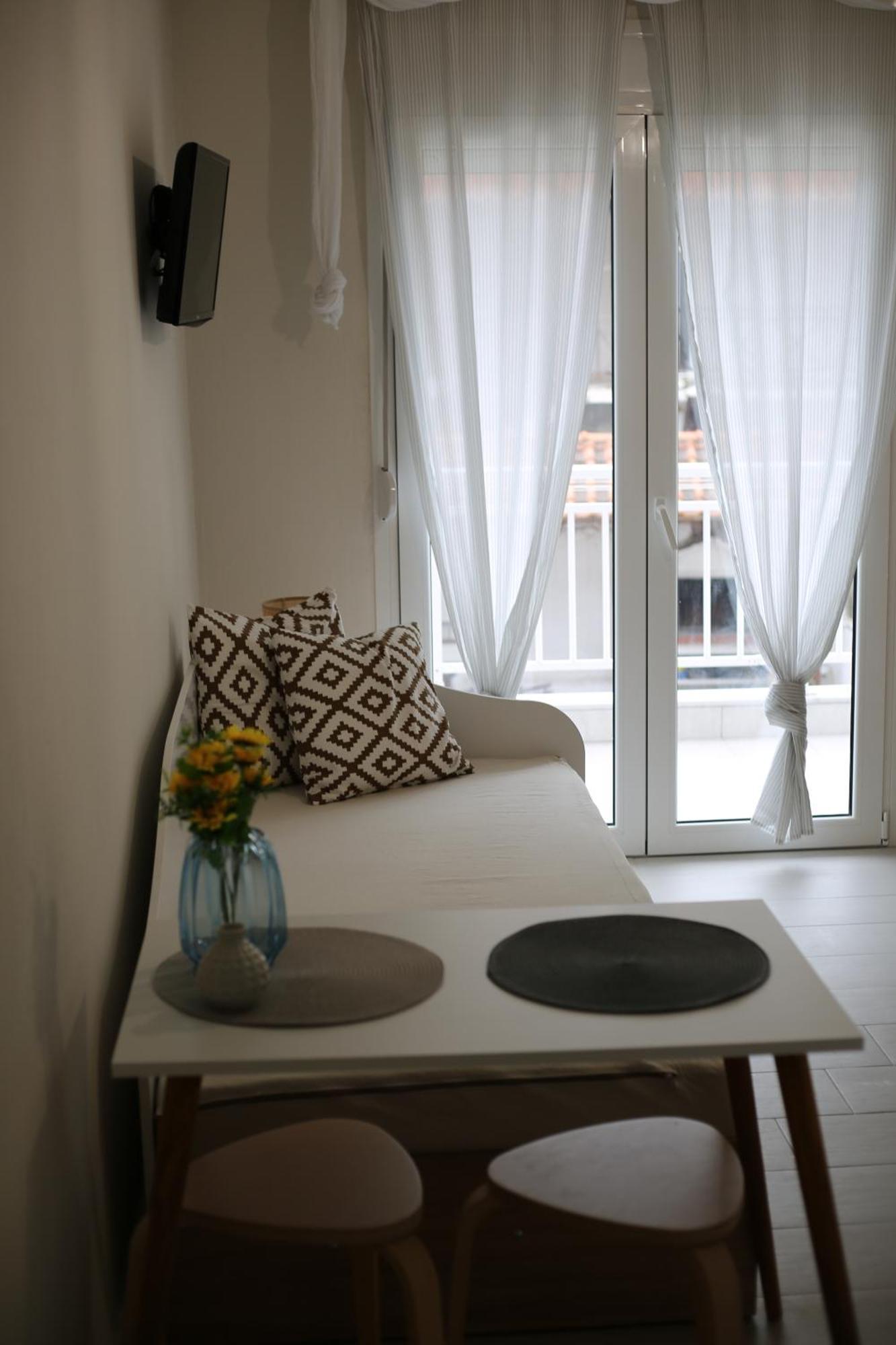 ניקיטי Our Home-Fully Renovated Apartments And Studios By The Sea מראה חיצוני תמונה