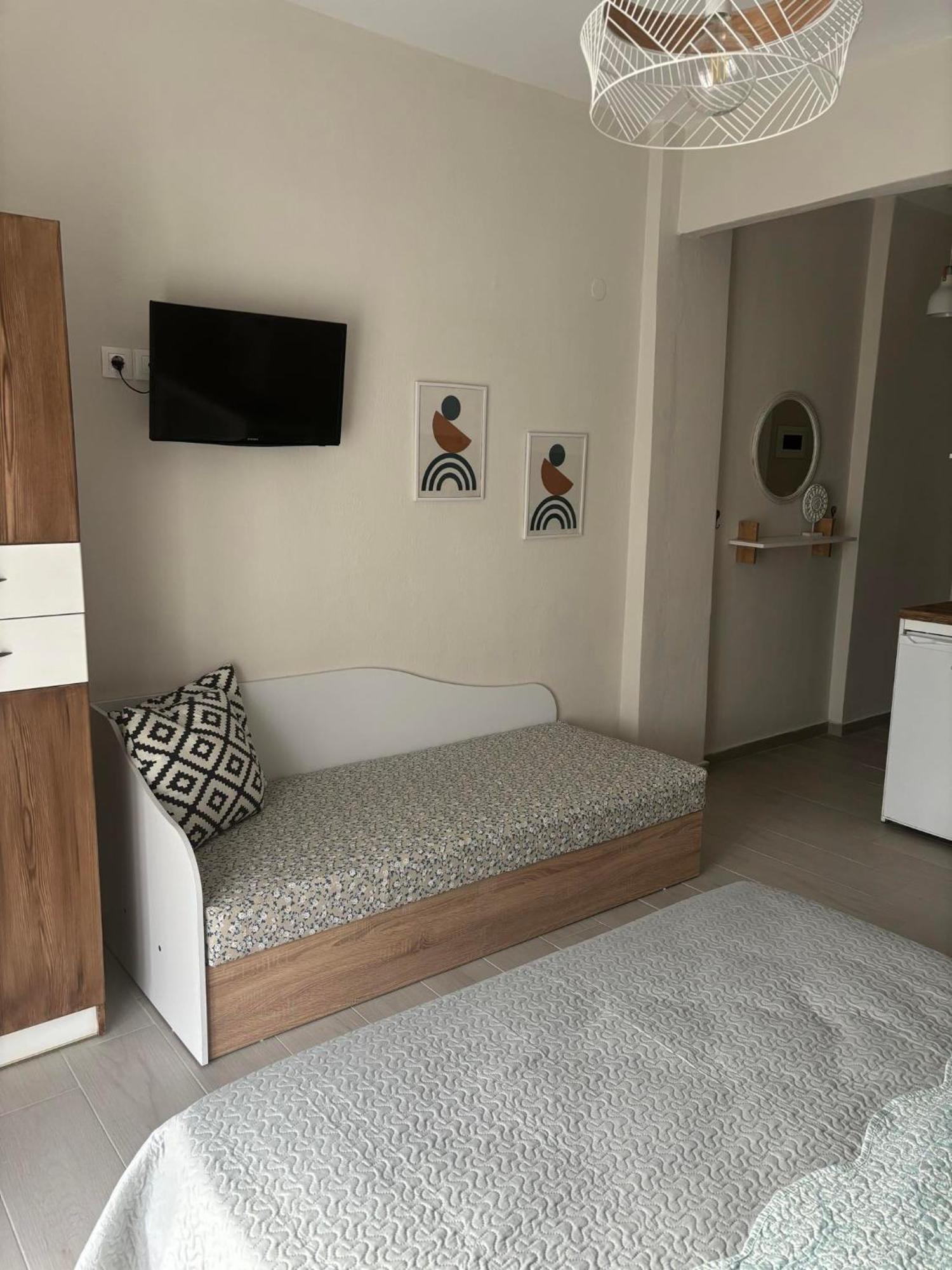 ניקיטי Our Home-Fully Renovated Apartments And Studios By The Sea מראה חיצוני תמונה