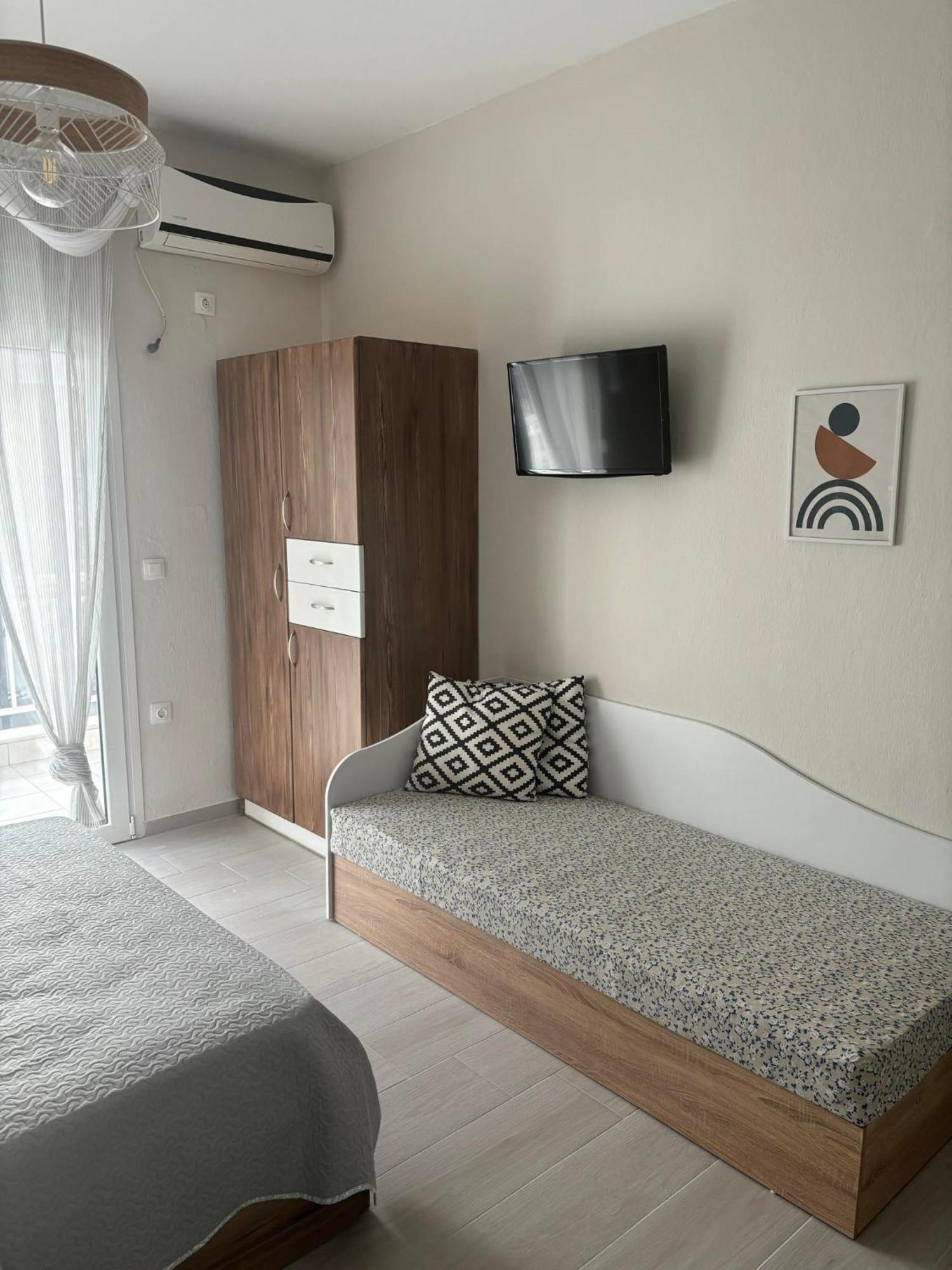 ניקיטי Our Home-Fully Renovated Apartments And Studios By The Sea מראה חיצוני תמונה